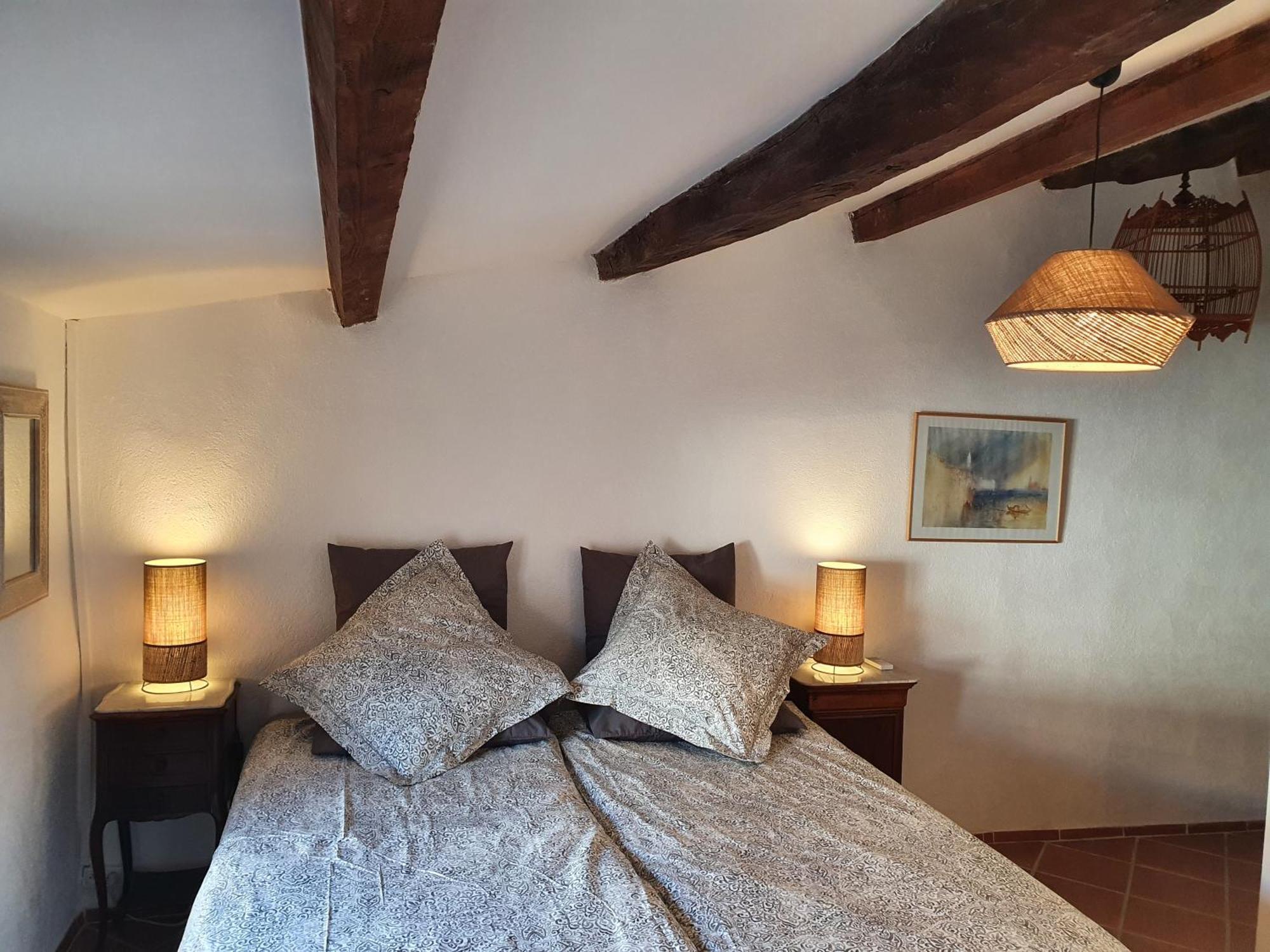 La Maison Provencale La Roquebrussanne Habitación foto